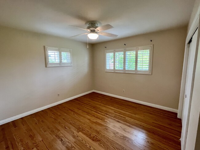 Building Photo - 9686 Wayfarer Dr