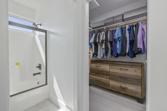 Building Photo - 2785 Eshom Creek Ct