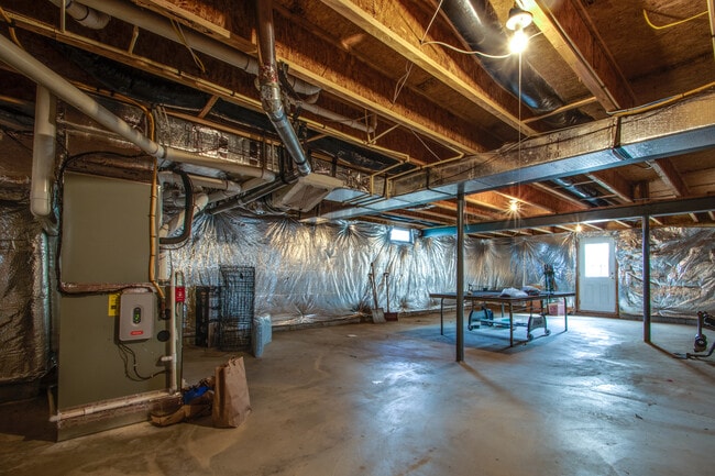 Building Photo - 30 Wanoma Cir