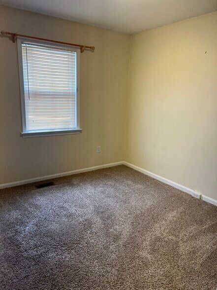 Building Photo - 782 Allenview Dr