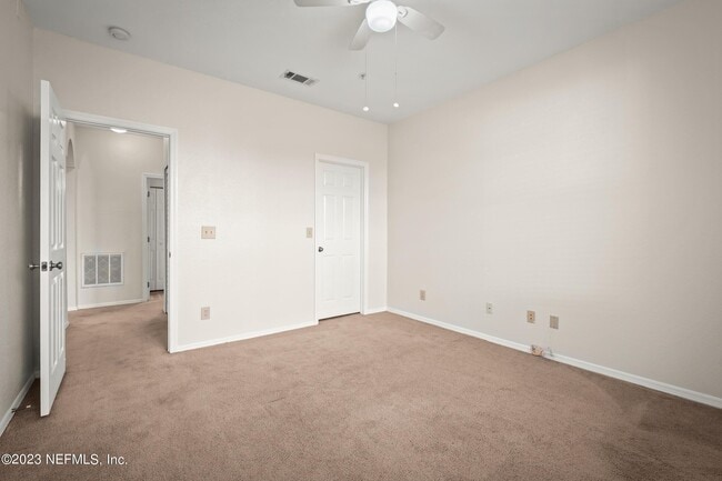 Building Photo - 13810 Sutton Park Dr N