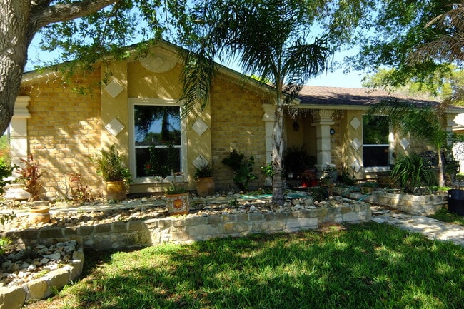Primary Photo - 10526 Sundown Dr