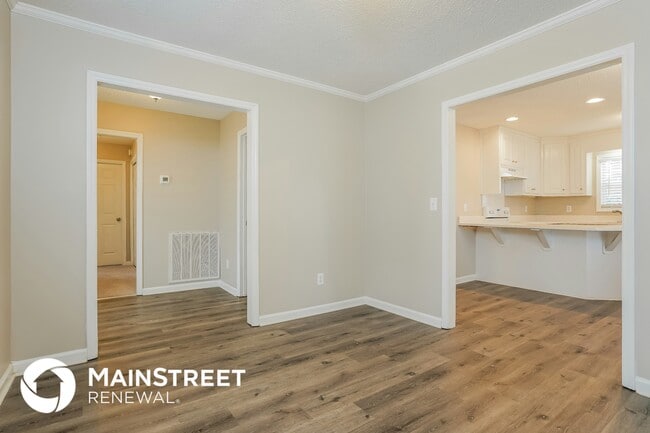 Building Photo - 305 Trestlewood Ln