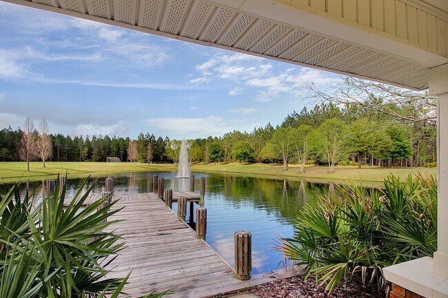 Building Photo - Spacious 4-Bedroom Home in Amelia Walk wit...