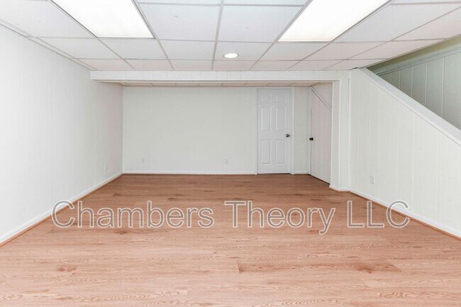 Building Photo - 3016 Mt Vernon Ave