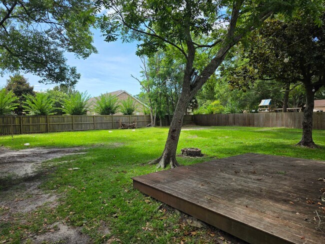 Building Photo - 1411 Martin St