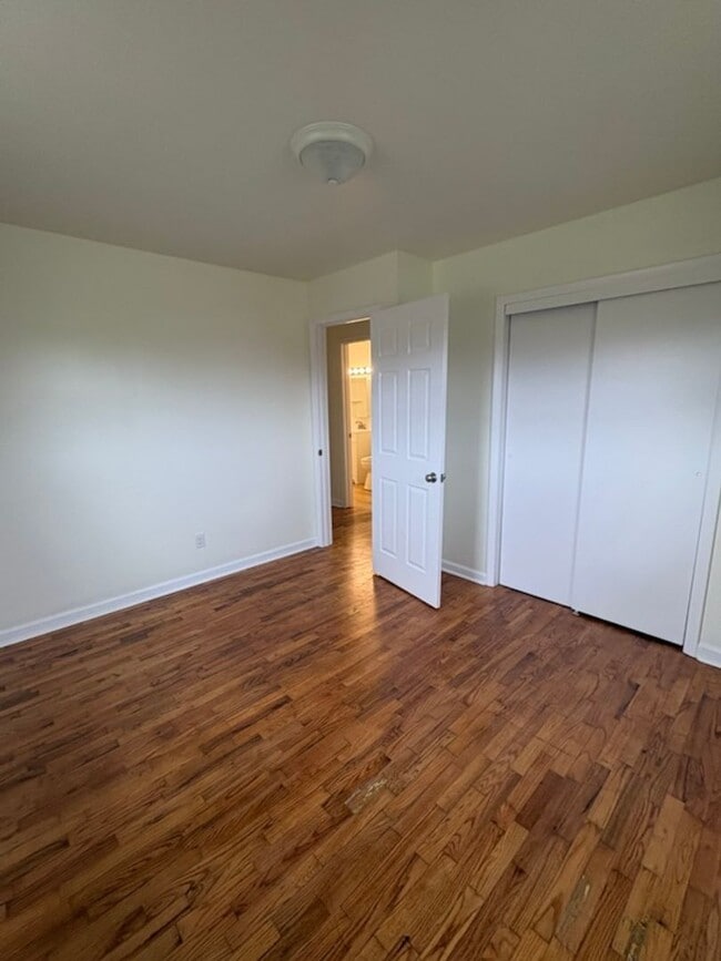 Building Photo - 703 White Rd