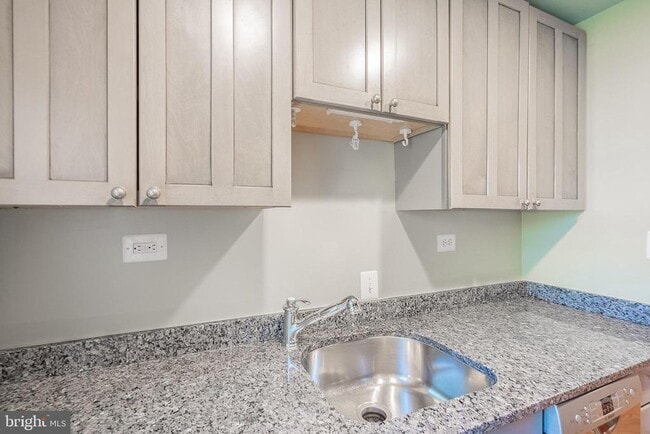 Building Photo - 4374 N Pershing Dr