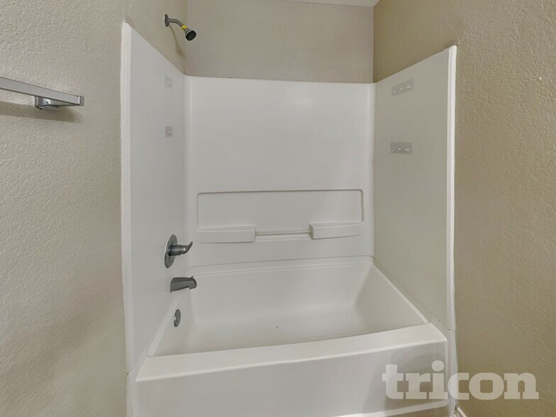 Building Photo - 8203 Maple Meadow Dr