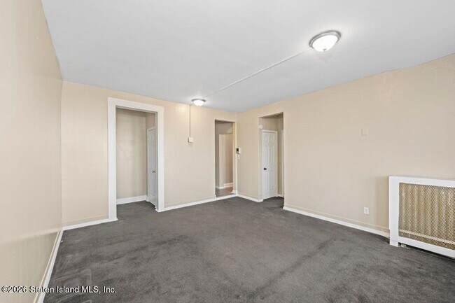 Building Photo - 37 Avon Pl