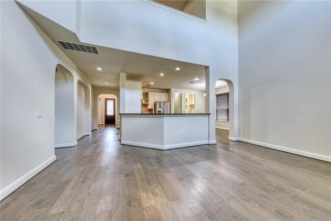 Building Photo - 14204 Tyburn Trail
