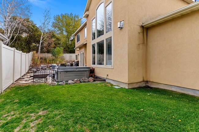 Building Photo - 4 Bedroom/ 4 Bathroom Home In Draper
