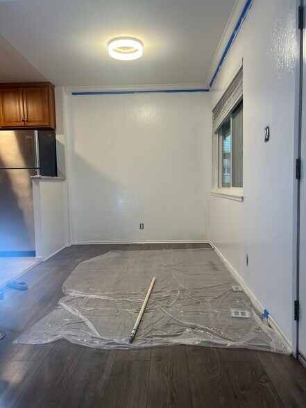 Building Photo - 2316 Lakeshore Ave