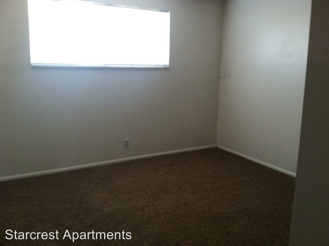 Building Photo - 137 Starcrest Dr