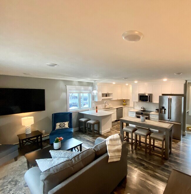 Kitchen - 116 N Oak St