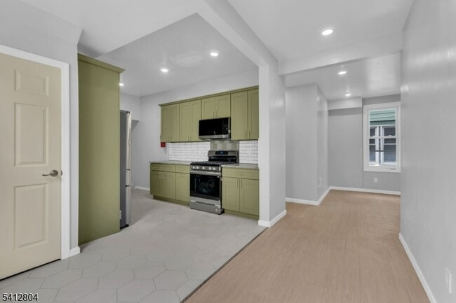 Building Photo - 123 Dodd St