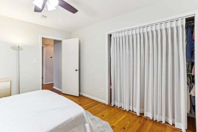 Building Photo - Lovely 3br/3ba home minutes from Downtown ...
