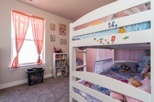 Building Photo - Fantastic Condo in Herriman City Center!