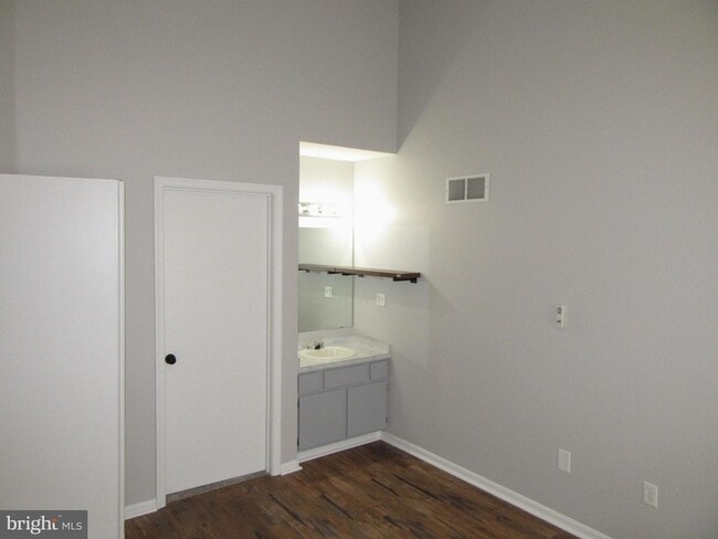 Building Photo - 4 Winton Ln