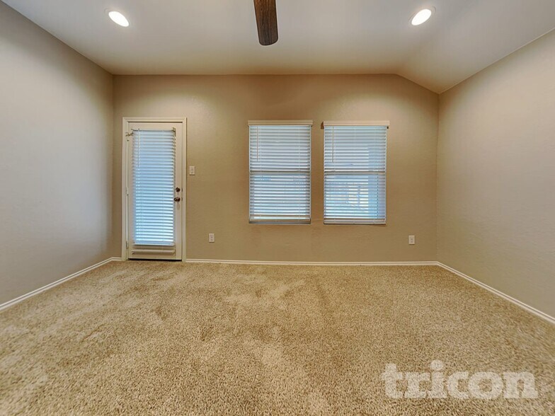 Building Photo - 1016 Adler Way