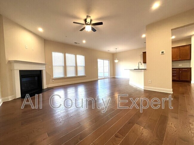 Building Photo - 502 Cooper Ln