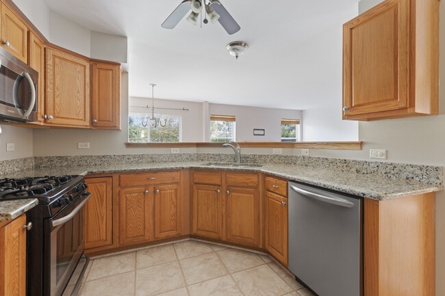 Building Photo - 2479 Stoughton Cir