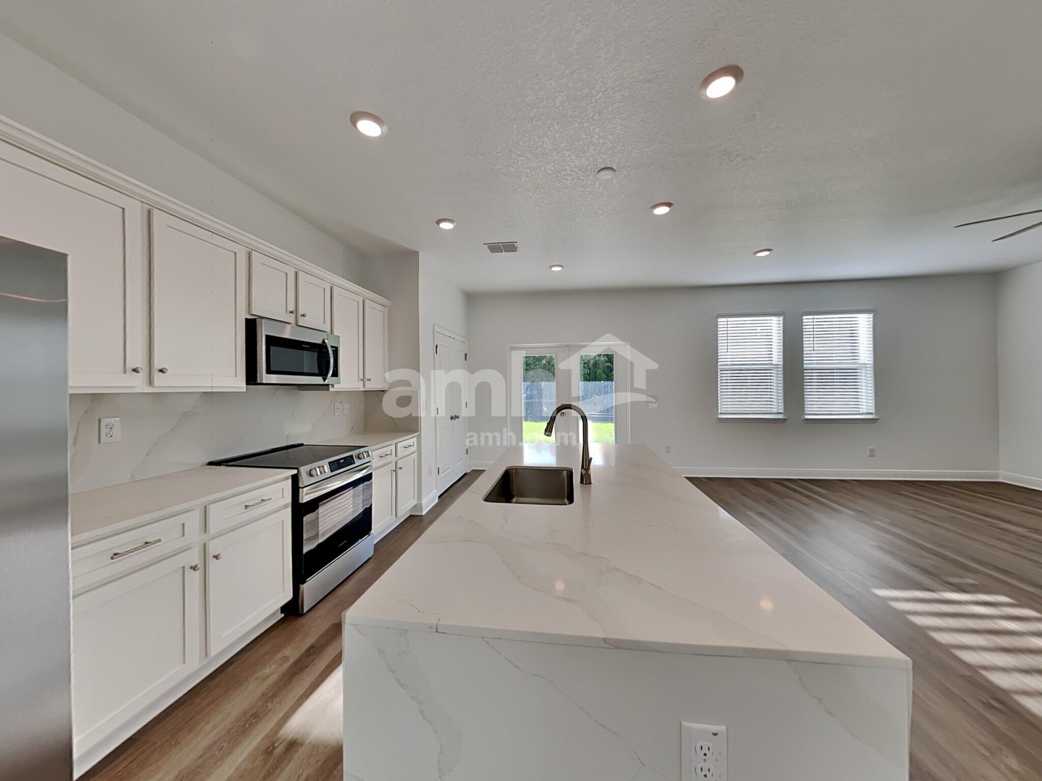 Building Photo - 6551 Atlantic Bch Ave