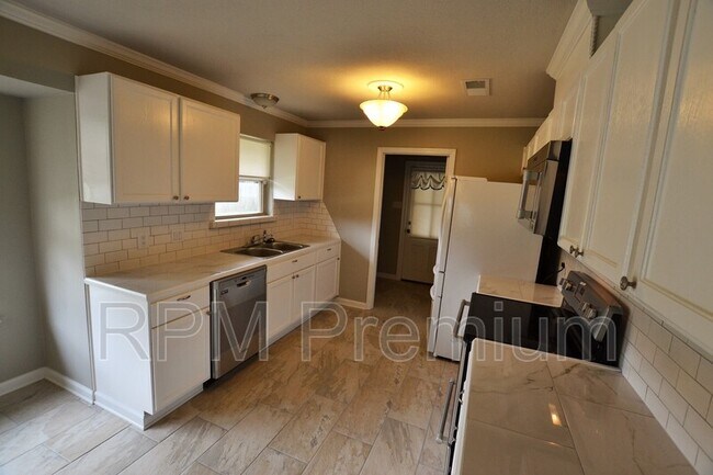 Building Photo - 3147 Little Farms Dr