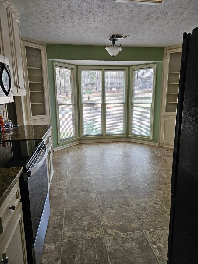 Building Photo - 44 Cone Ln