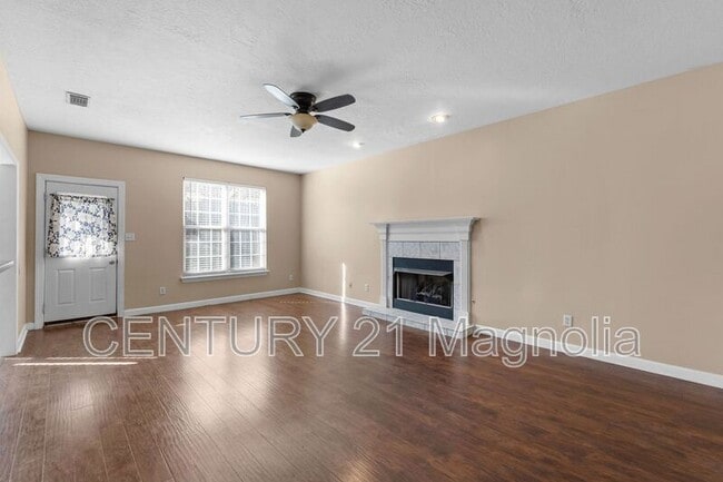 Building Photo - 832 Prairie Ln