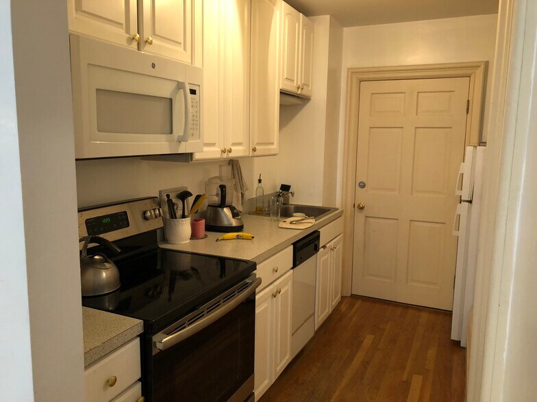 Building Photo - 138 Beacon St