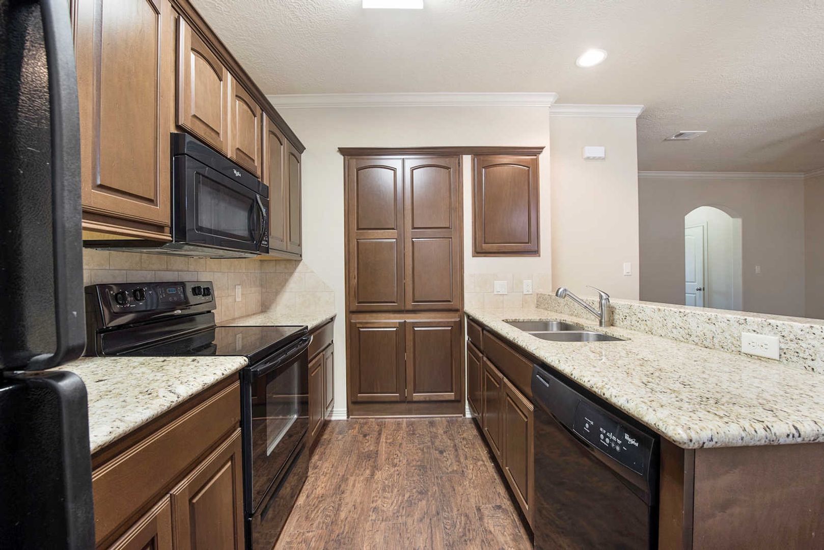 Building Photo - Spacious 3 Bed, 3.5 Bath Condo in Great Community!