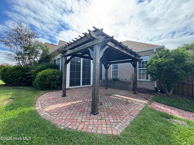 Building Photo - 1011 Ginger Lily Way