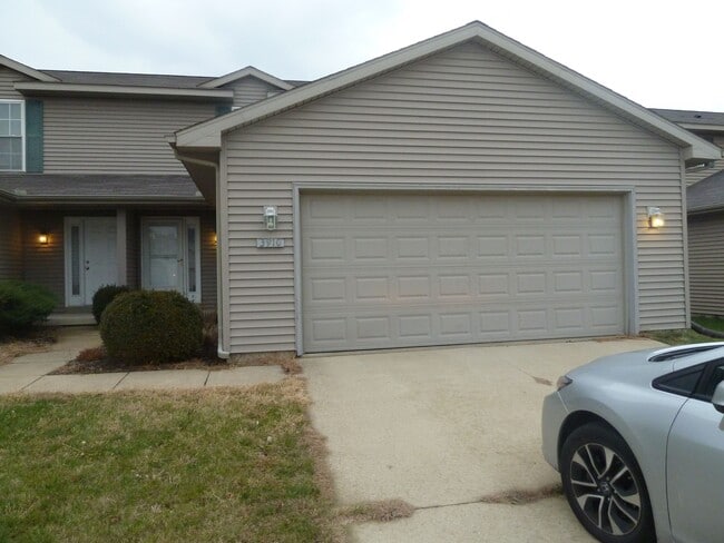 Building Photo - 3910 Balmoral Dr