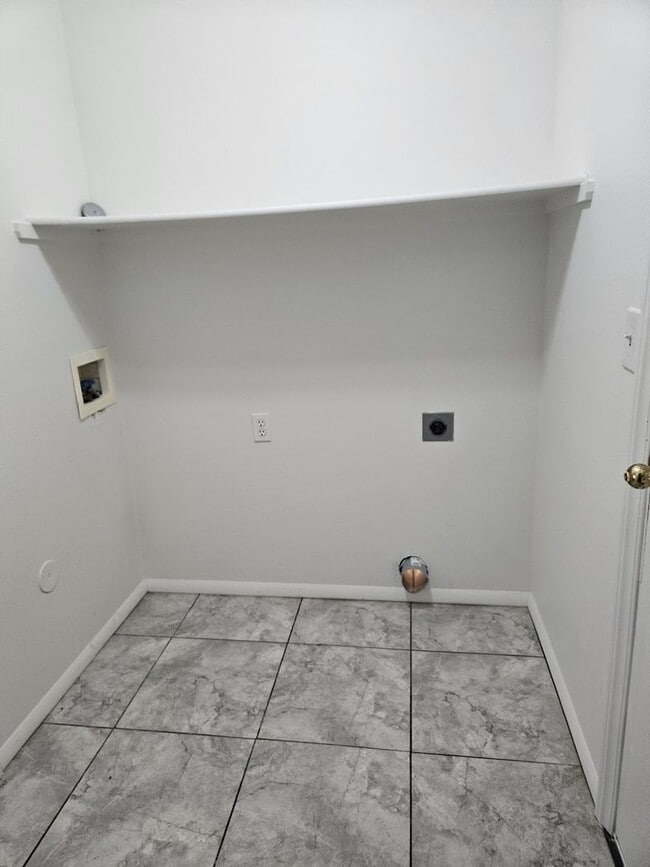 Building Photo - 3 bedroom home in Nampa