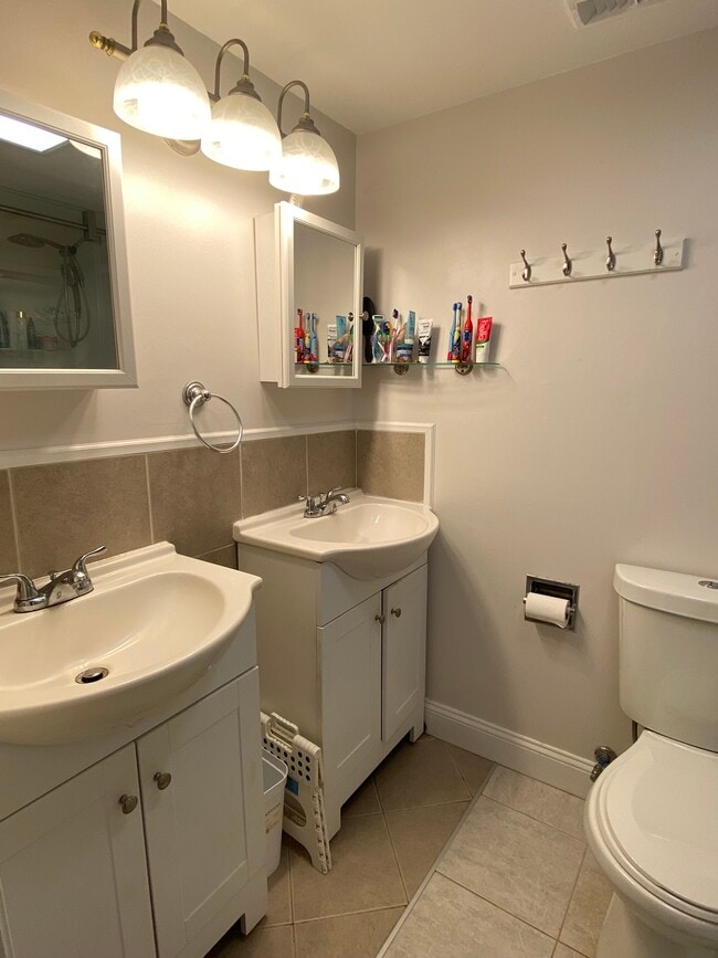 Building Photo - 229 Bacon Pond Rd