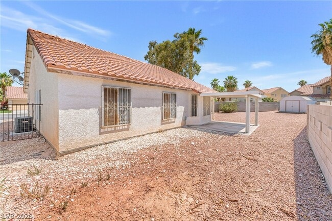 Building Photo - 1805 Wild Jan Dr