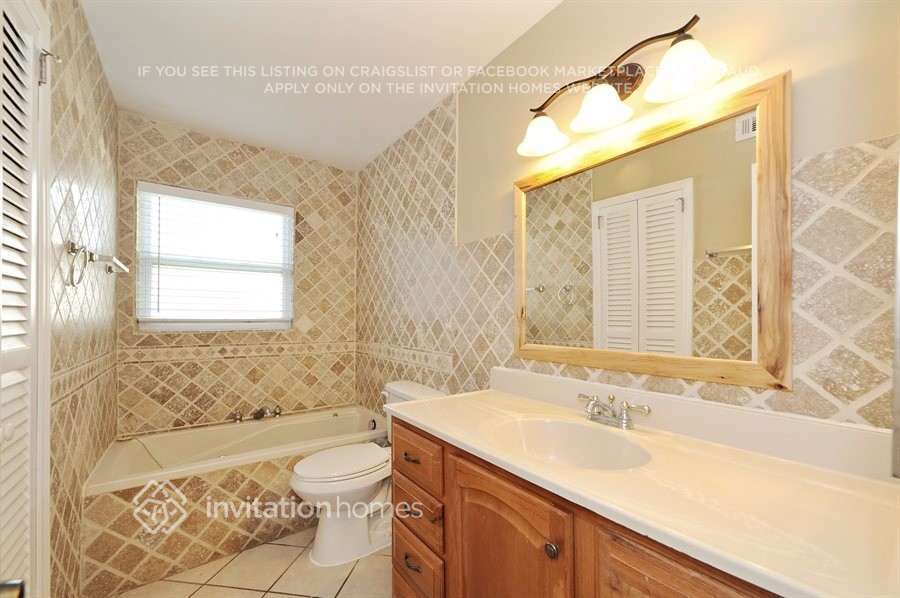 Building Photo - 452 Hazelwood Rd