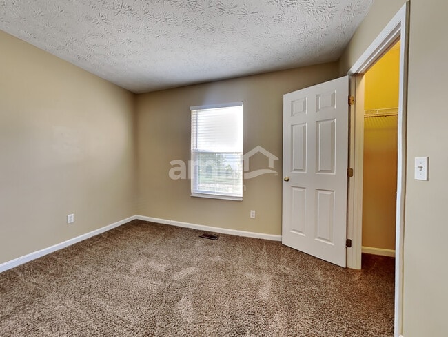 Building Photo - 1169 Poplar Hill Dr