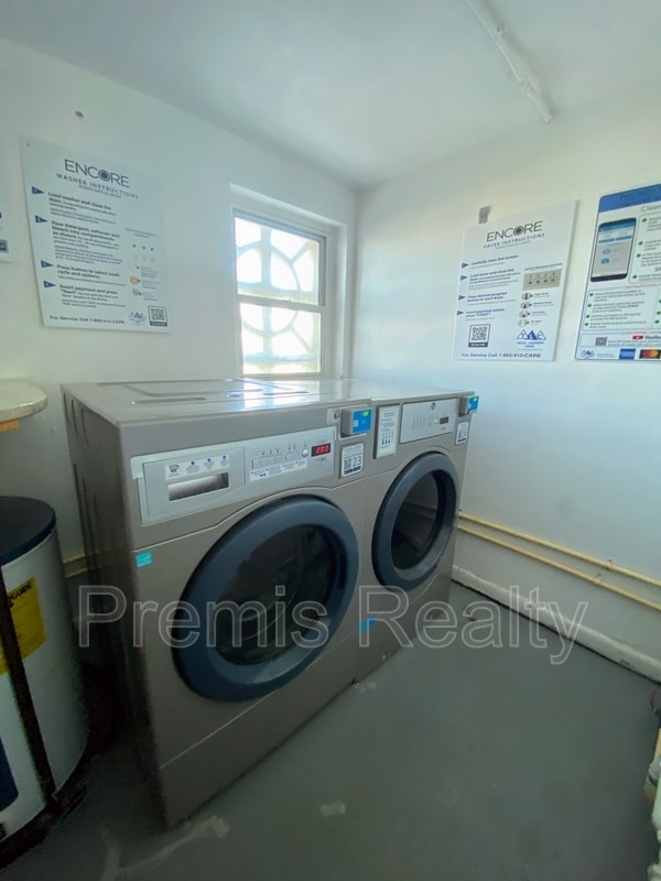 Building Photo - 880 Mandalay Ave