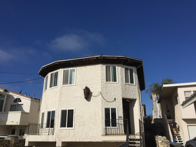 Exterior (lower unit) - 420 N Gertruda Ave