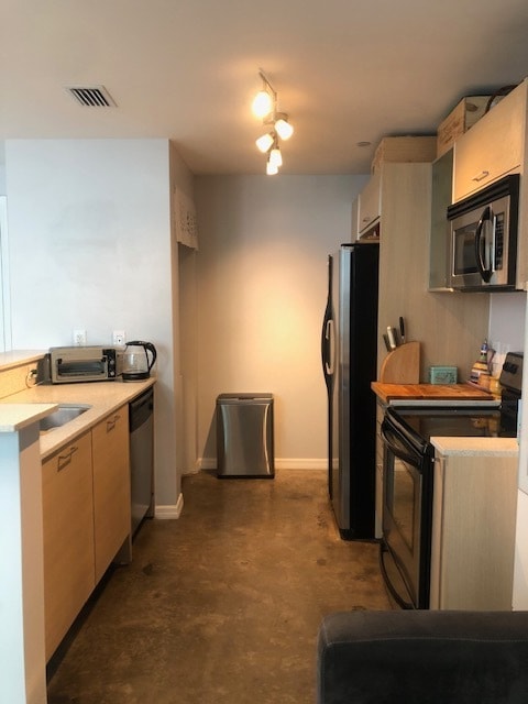 Building Photo - 350 NE 24th St