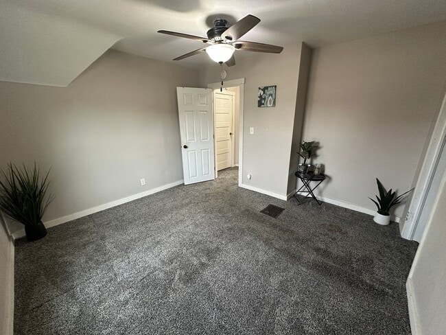Building Photo - Remodeled 3 bed, 1 bath home for rent.