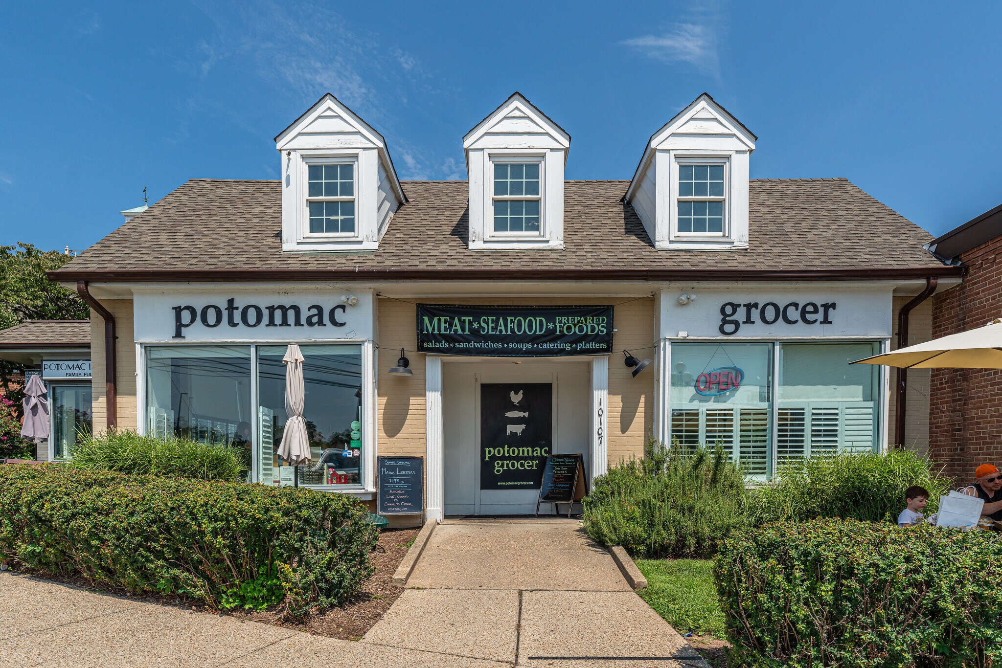 Potomac Grocer 3 blocks away! - 10108 Donegal Ct