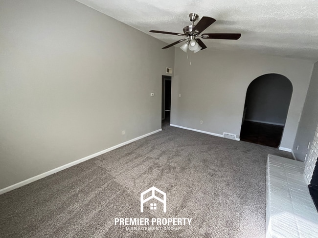 Building Photo - Charming 3BR/1.5BA in 38118 | Vaulted Ceilings, Fireplace & Formal Dining