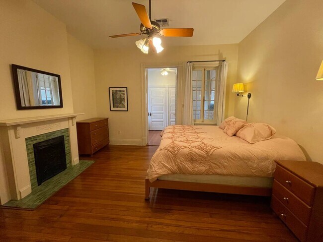 Building Photo - 6021 Coliseum St