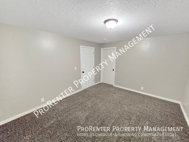 Building Photo - 1604 N 2615 W