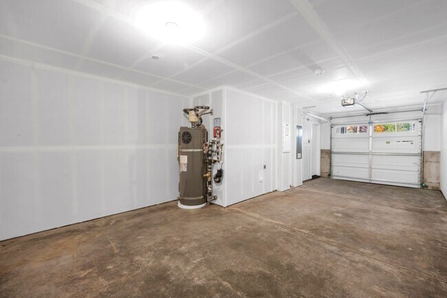 Building Photo - Brand New Luxury Townhomes in North Lynnwood!