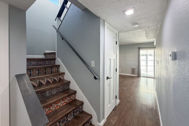 Building Photo - 4950 Nautilus St