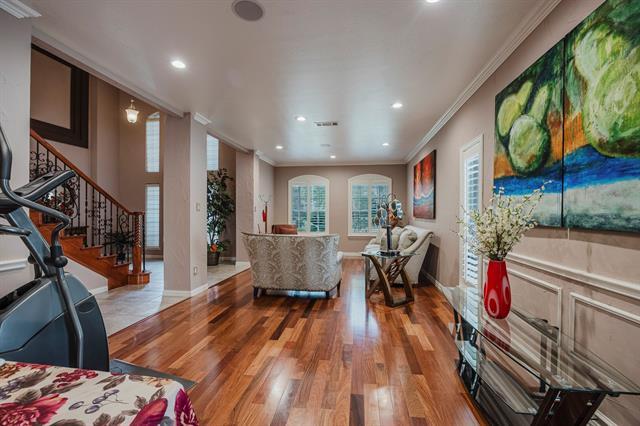 Building Photo - 808 Sabona Dr